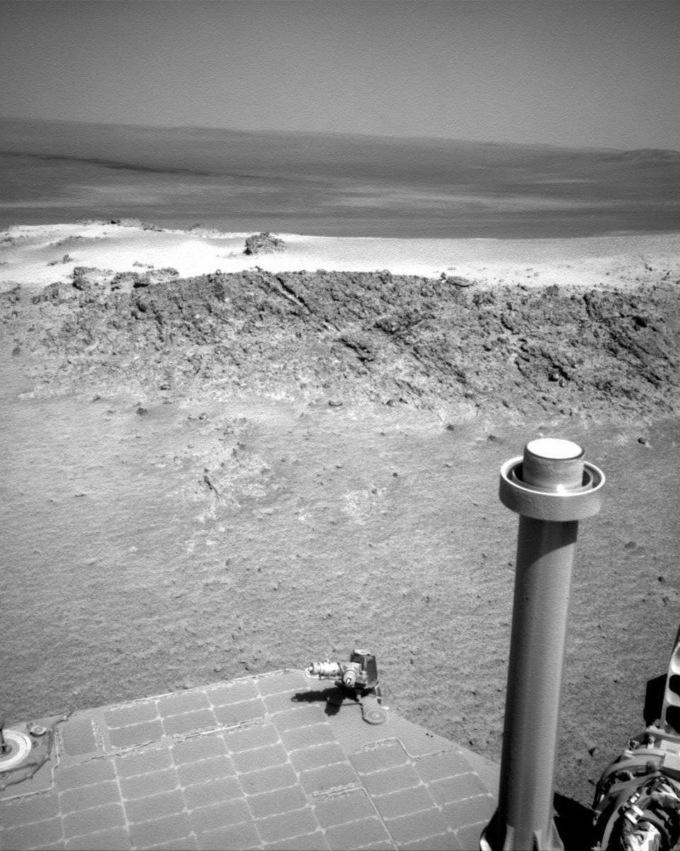 Opportunity Rover Spots Greeley Haven on Mars