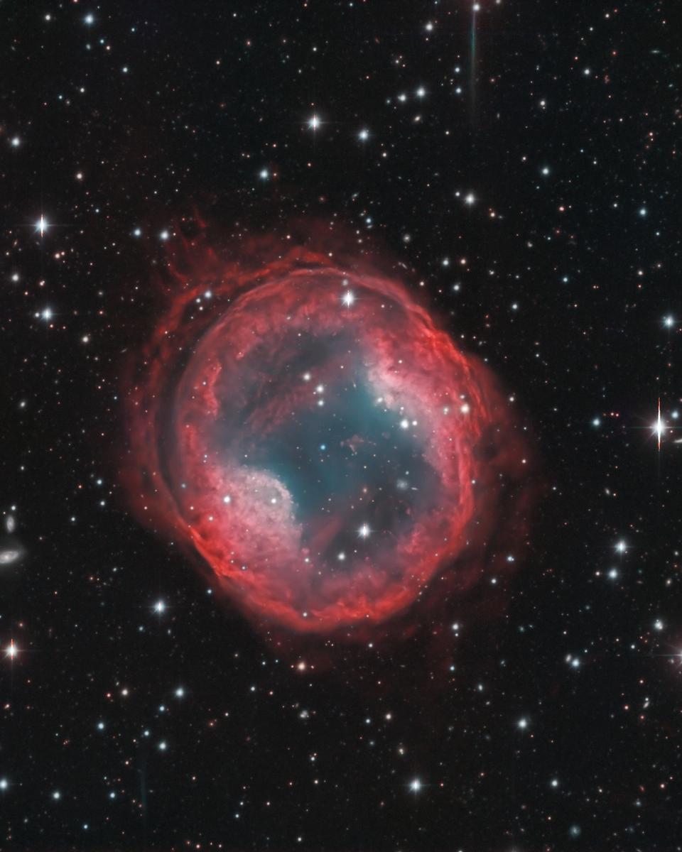Planetary Nebula PK 164 +31.1