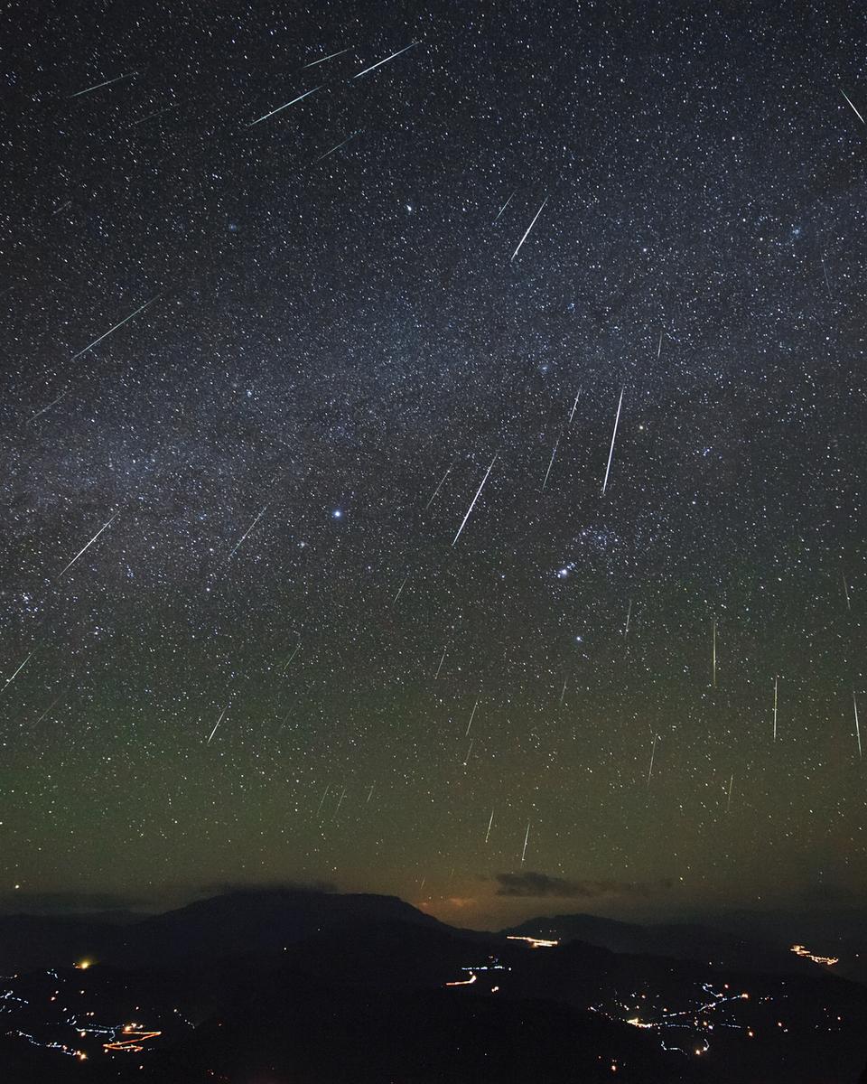 Geminid Meteor Shower over Dashanbao Wetlands