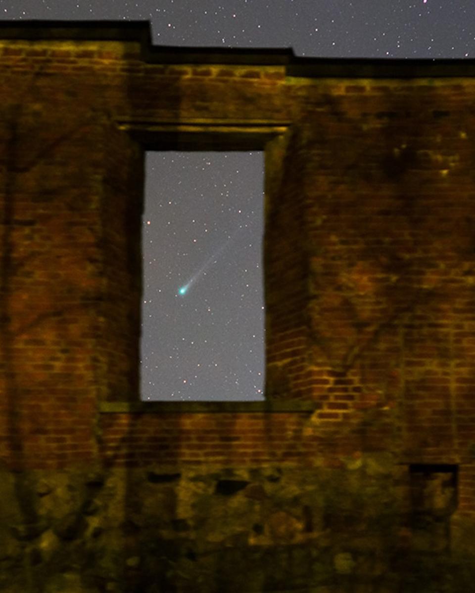 Comet Lovejoy through Mrby Castle Ruins