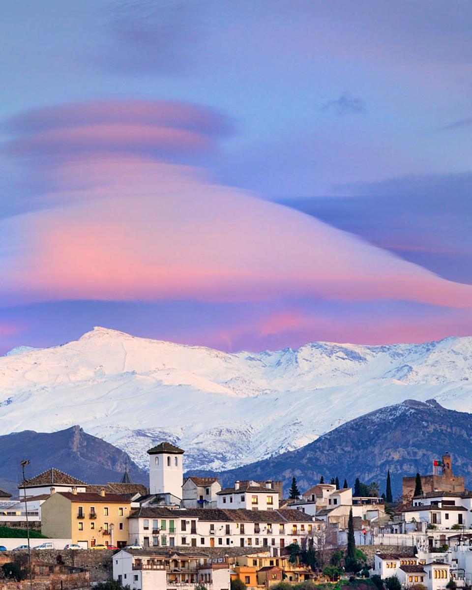 Cap Cloud over the Sierra Nevadas