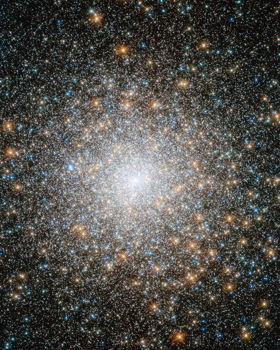 Globular Cluster M15 from Hubble