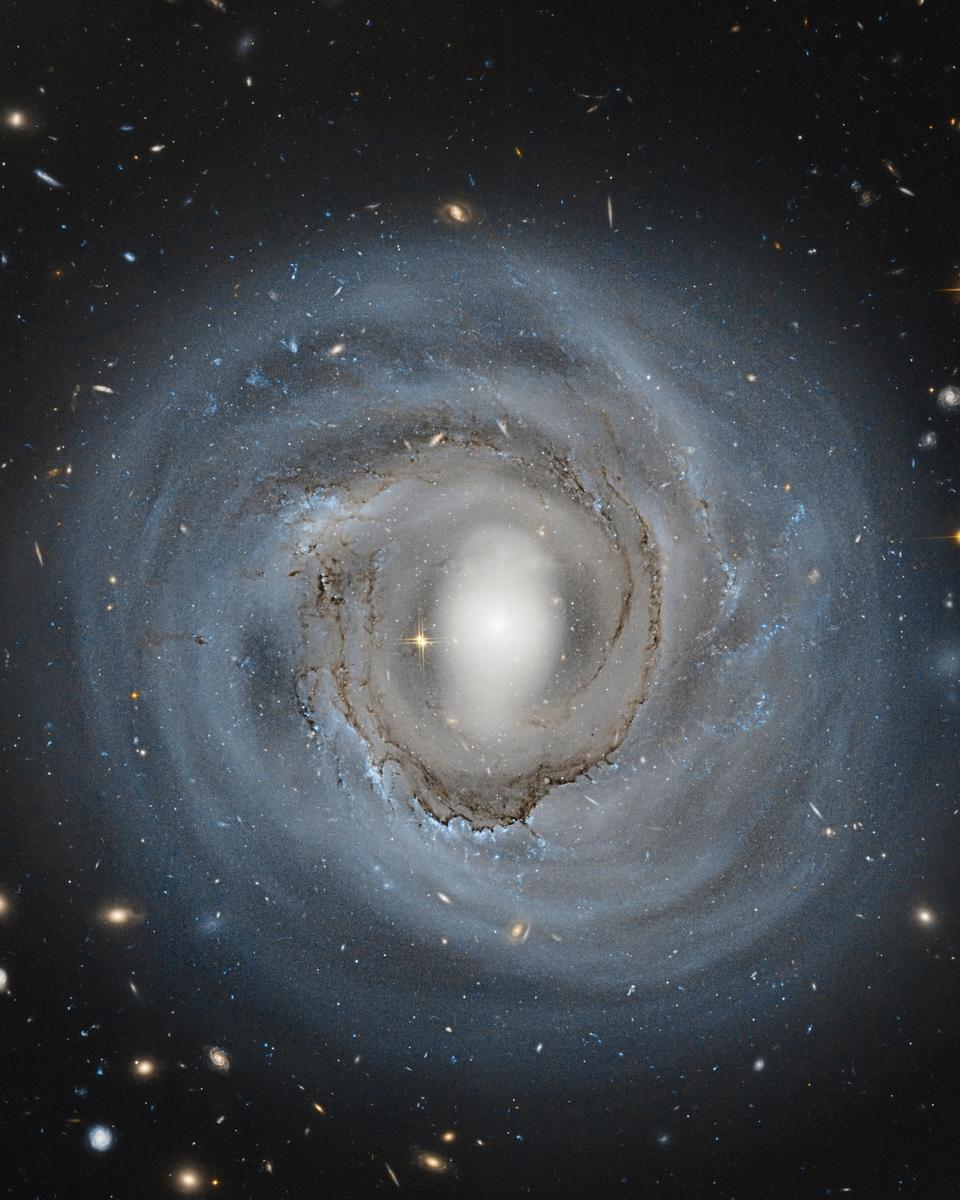 Anemic Spiral NGC 4921 from Hubble