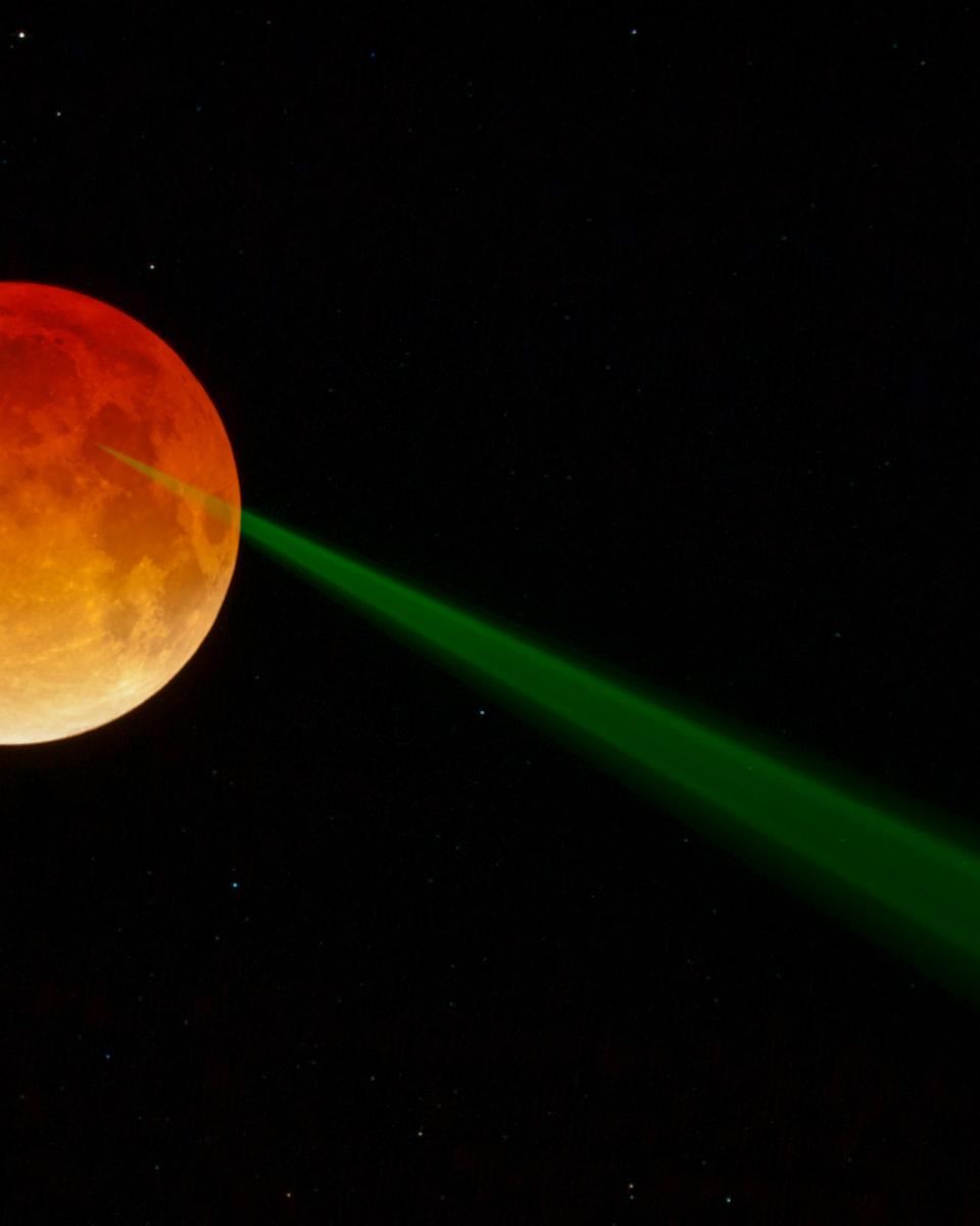 Red Moon, Green Beam