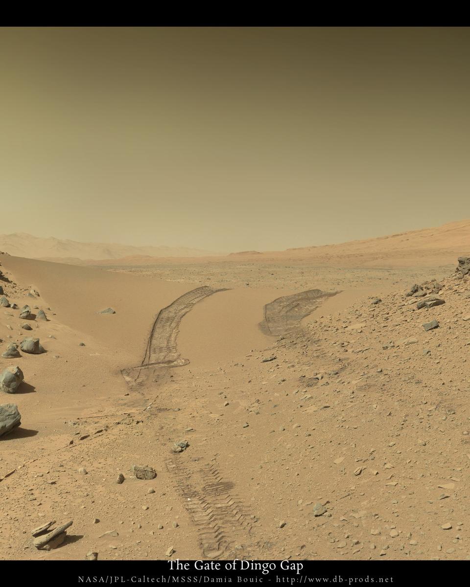 Crossing Dingo Gap on Mars
