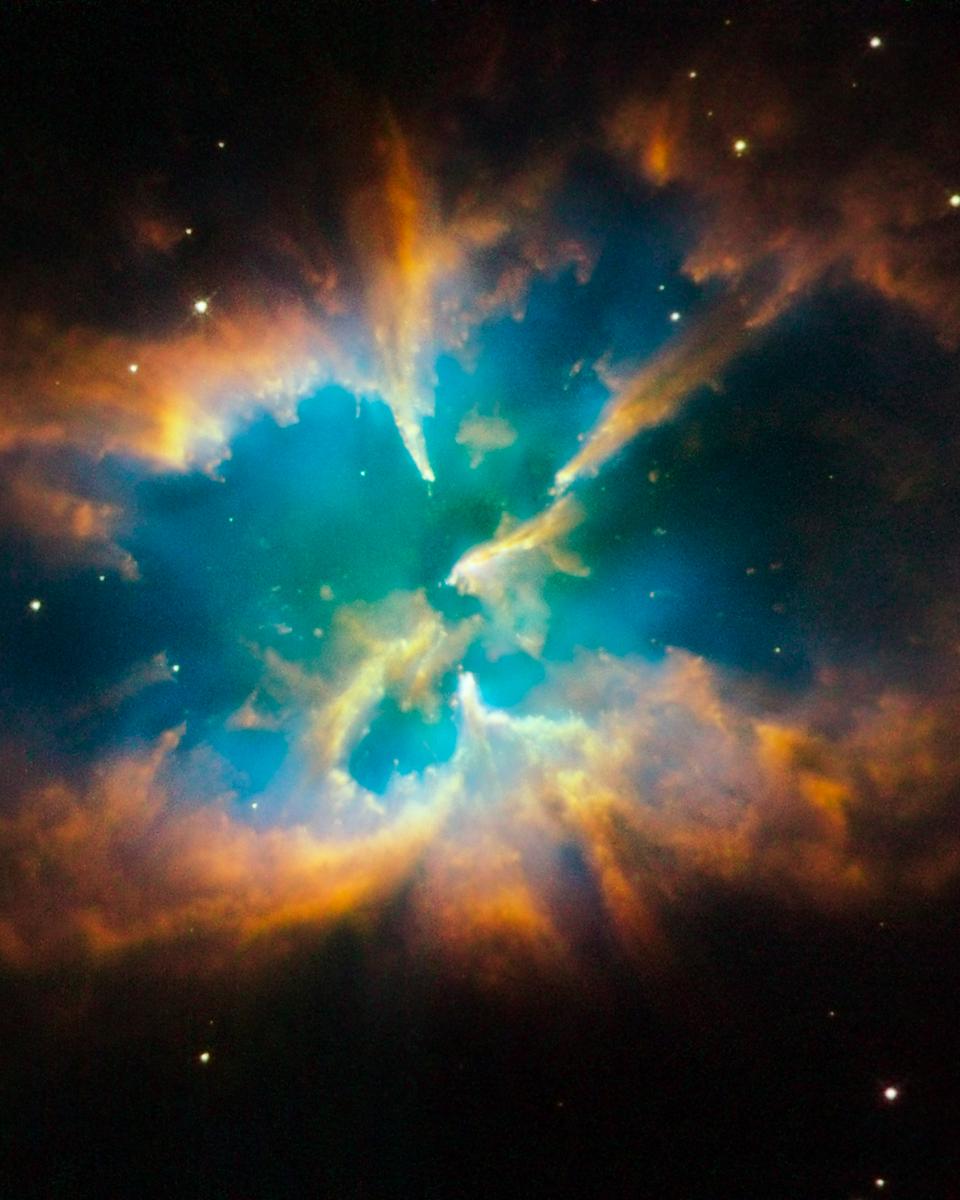 Planetary Nebula NGC 2818 from Hubble