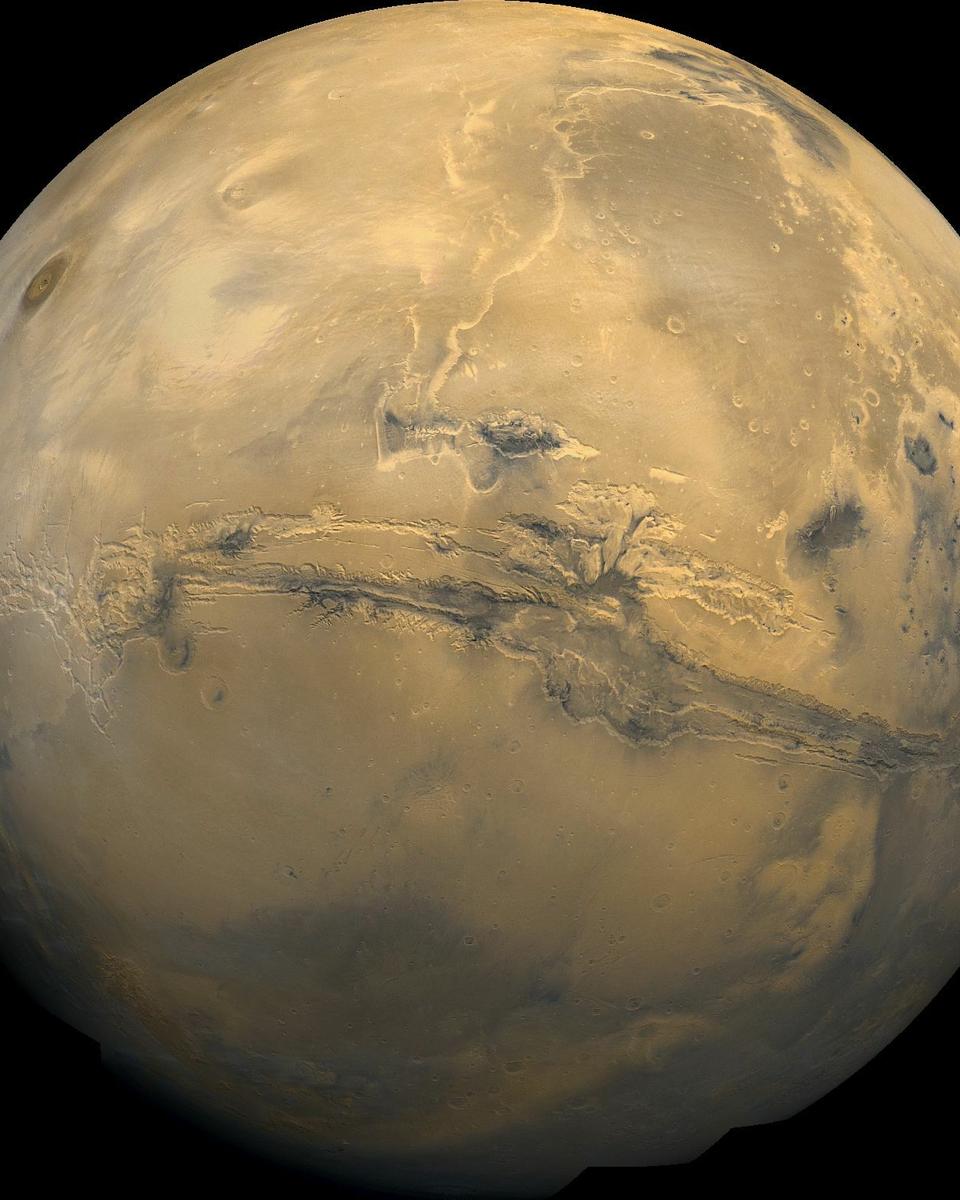 Valles Marineris: The Grand Canyon of Mars