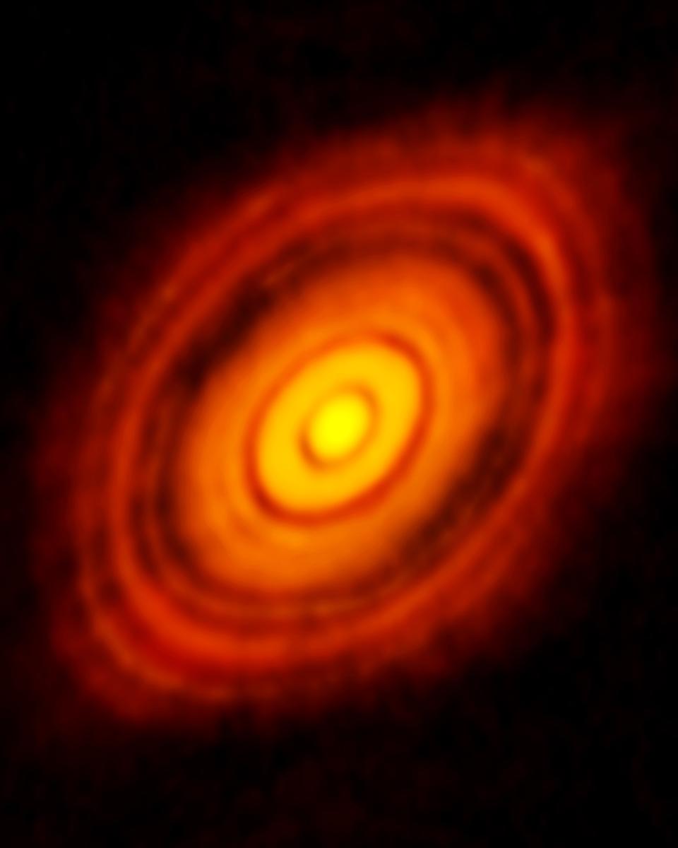 The Protoplanetary Disk of HL Tauri from ALMA