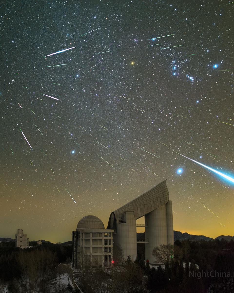 Geminid Meteors over Xinglong Observatory