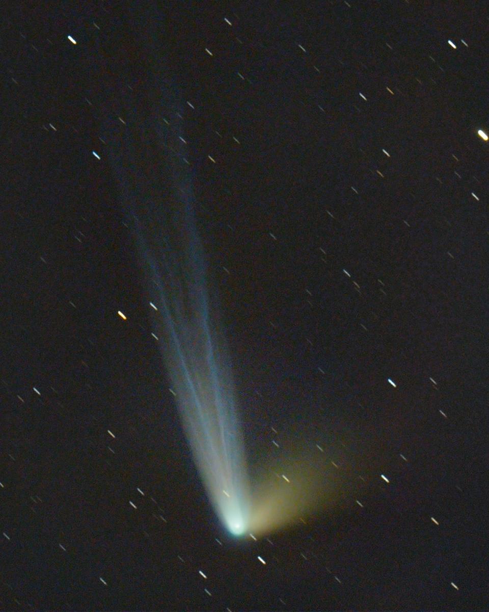 Comet Tails and Star Trails