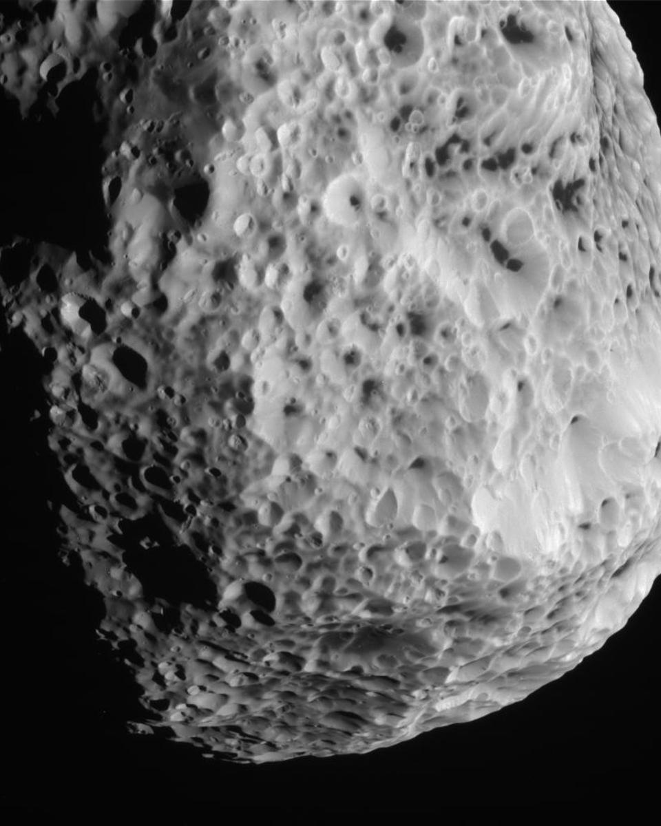 Flyby Image of Saturn's Sponge Moon Hyperion