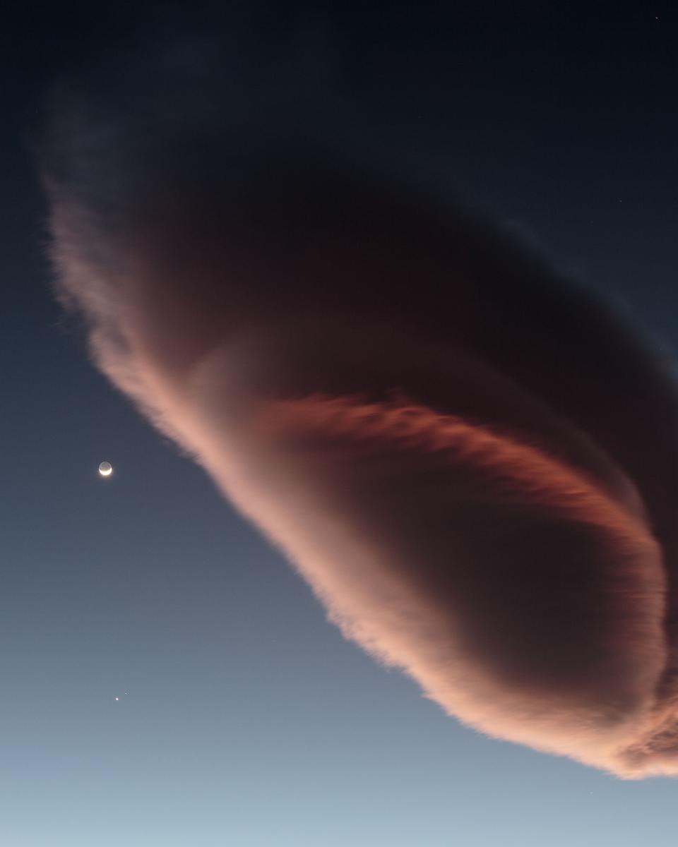 Lenticular Cloud, Moon, Mars, Venus