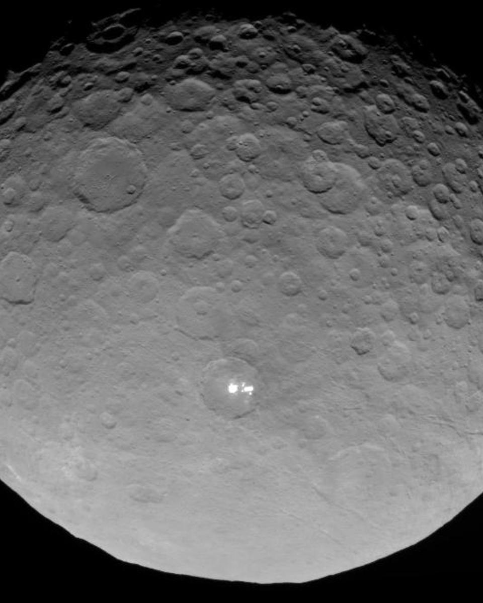 Dwarf Planet, Bright Spot