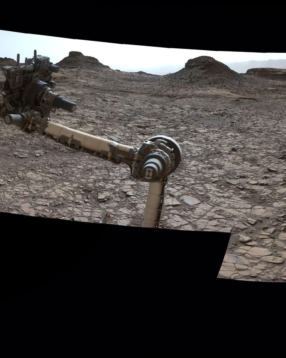 Curiosity at Murray Buttes on Mars