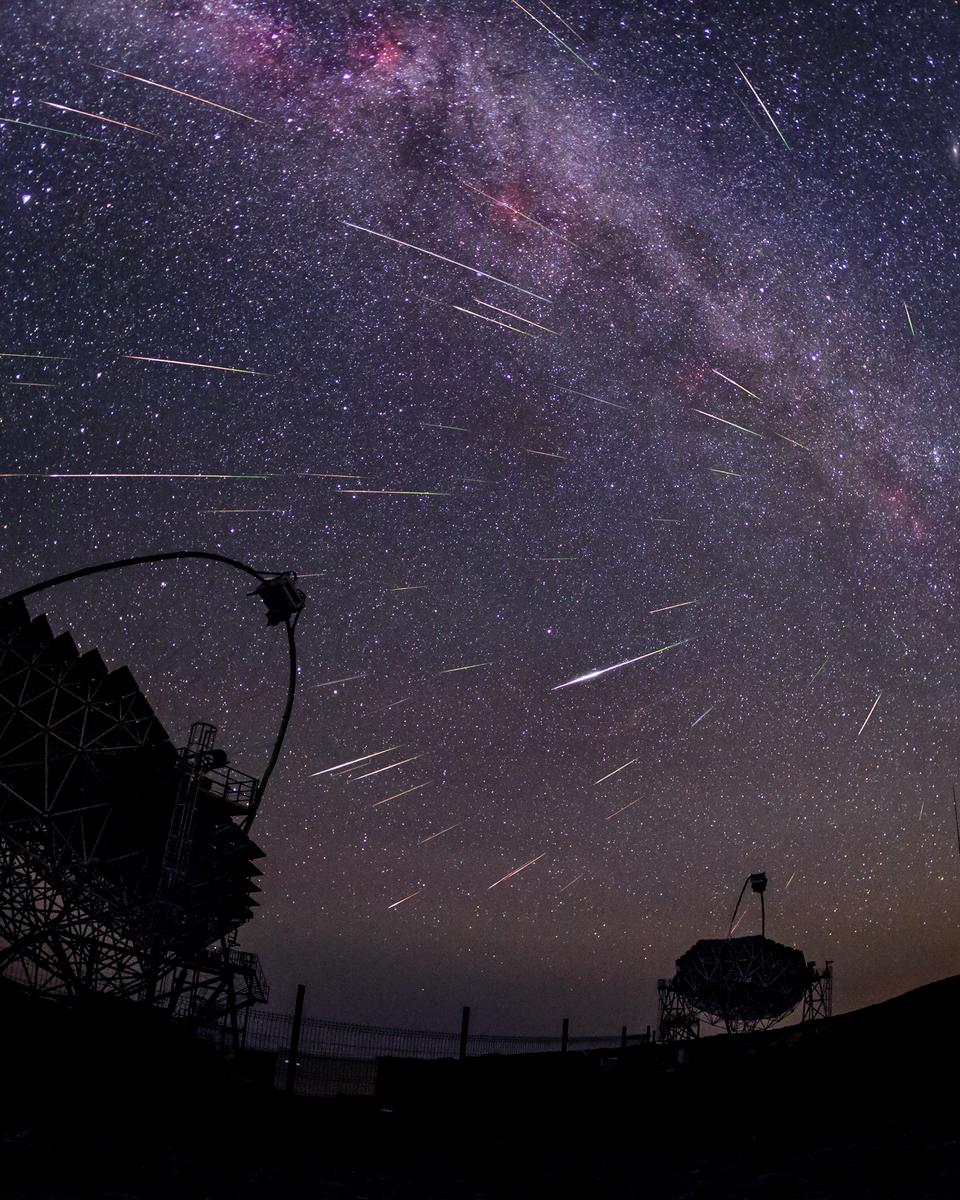 Gamma-rays and Comet Dust