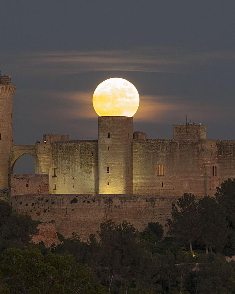 Supermoon over Spanish Castle