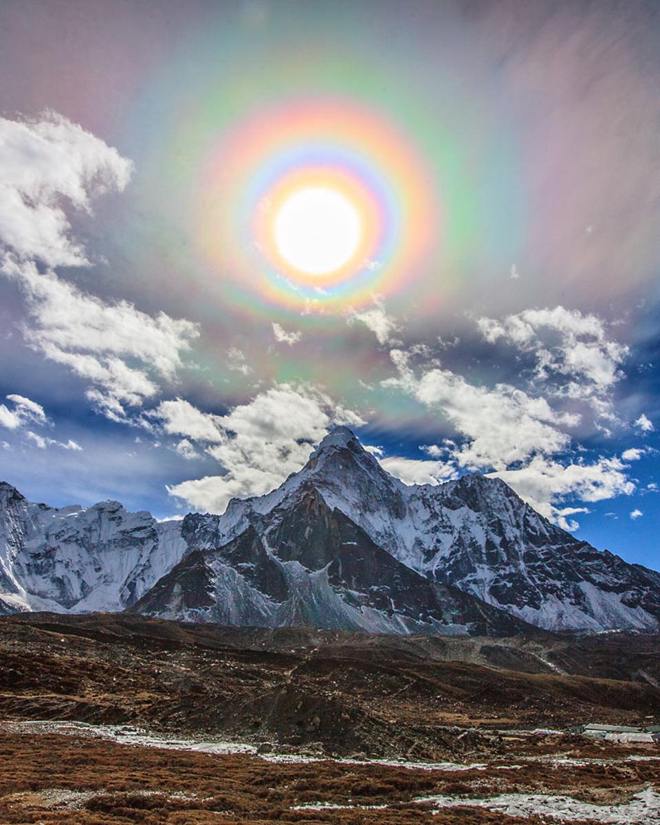A Colorful Solar Corona over the Himalayas