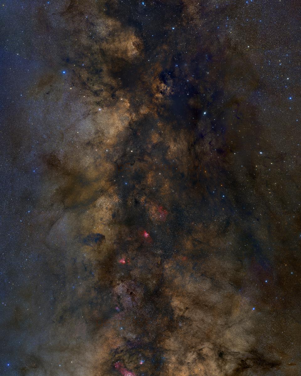 Great Rift Near the Center of the Milky Way