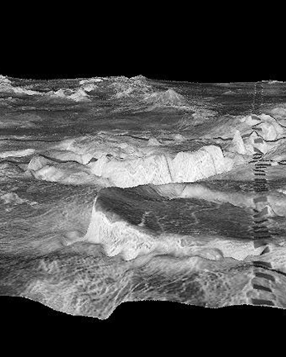 Cylindrical Mountains on Venus