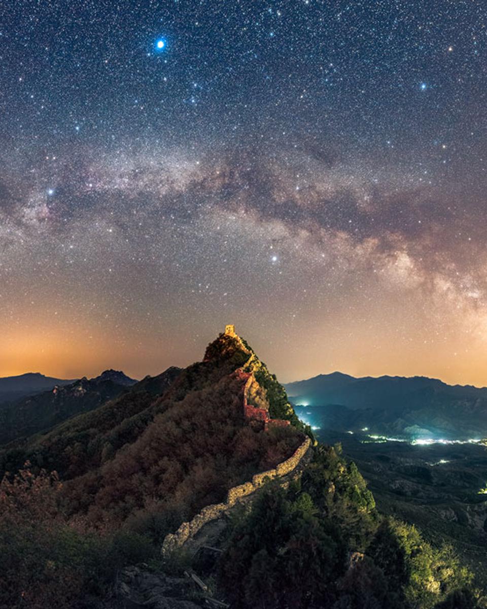The Summer Triangle over the Great Wall
