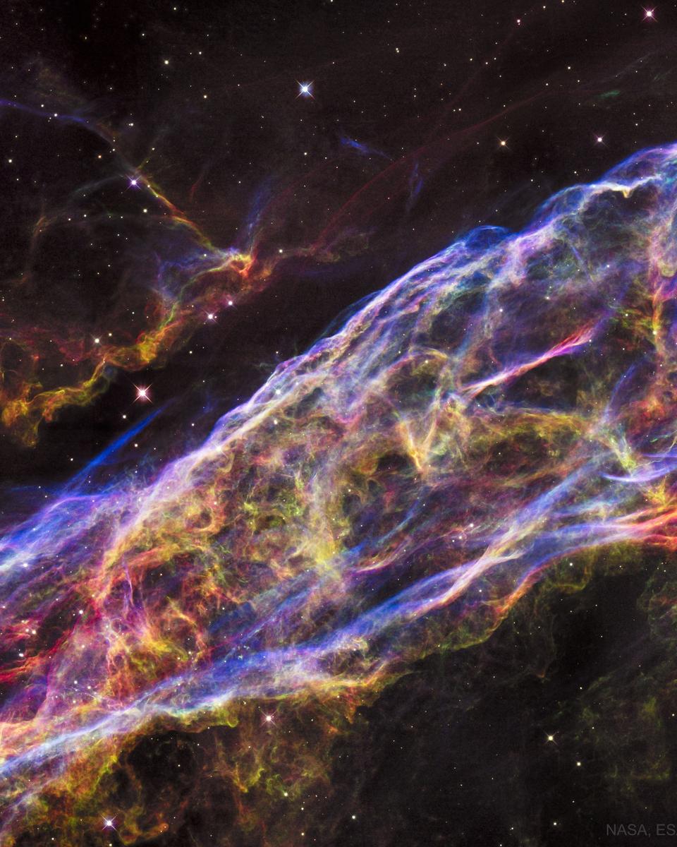 Veil Nebula: Wisps of an Exploded Star