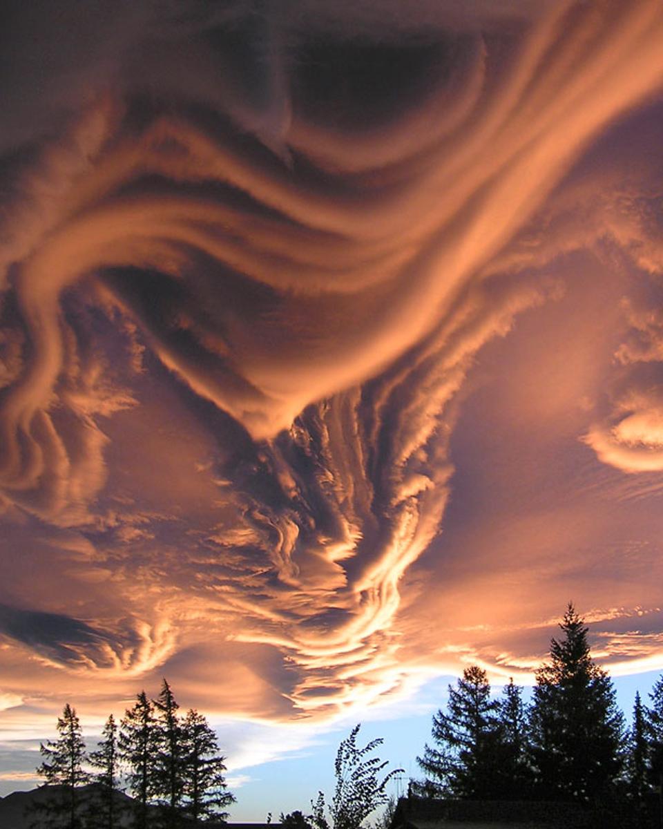 Asperitas Clouds Over New Zealand