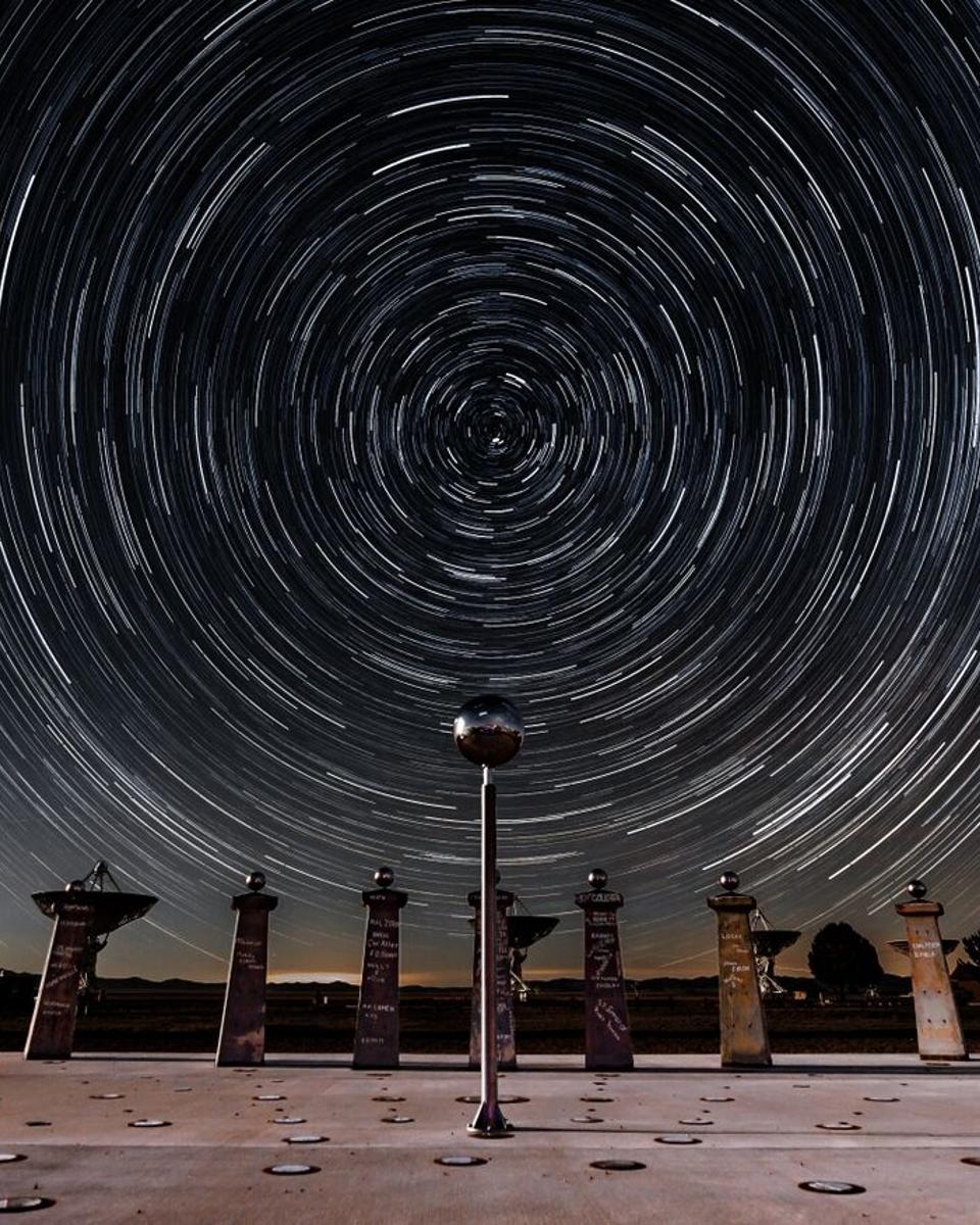 Star Trails and the Bracewell Radio Sundial