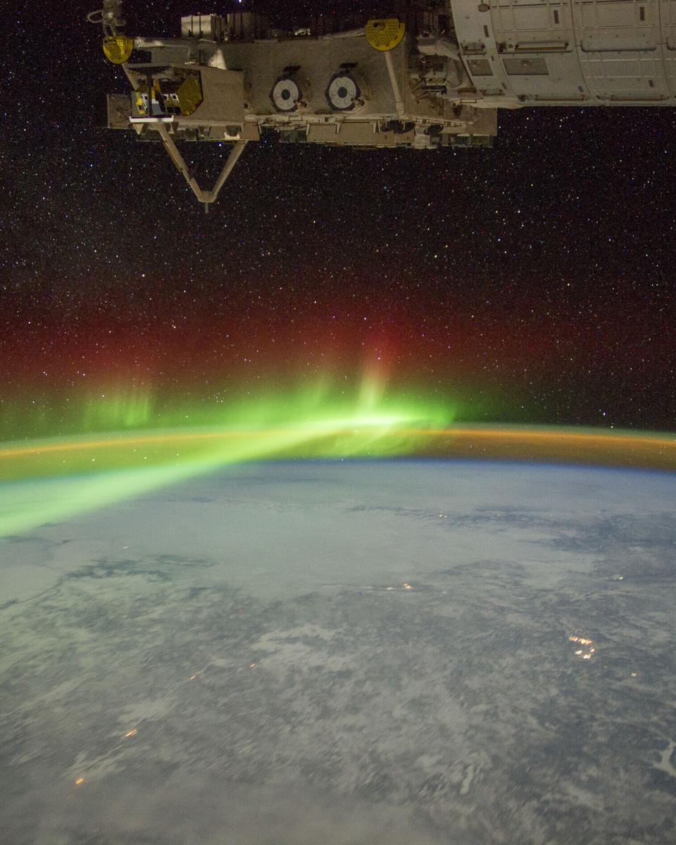 Aurora and Manicouagan Crater from the Space Station