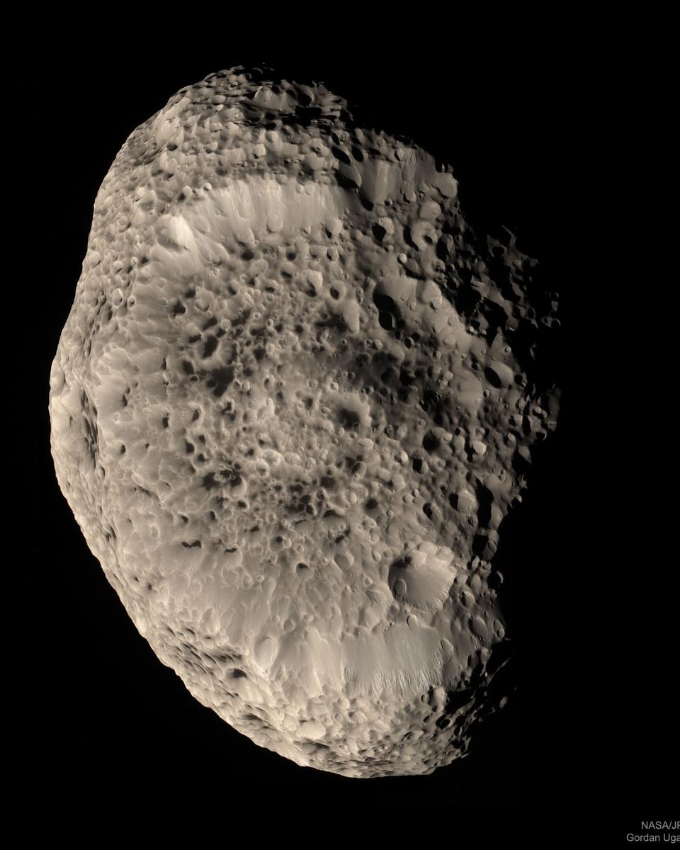 Saturn's Hyperion in Natural Color
