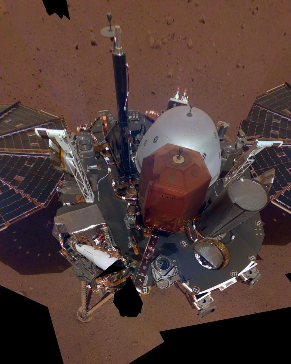 InSight Lander Takes Selfie on Mars