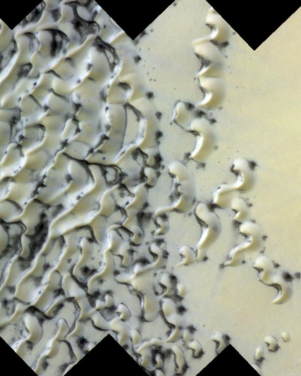 Sand Dunes Thawing on Mars