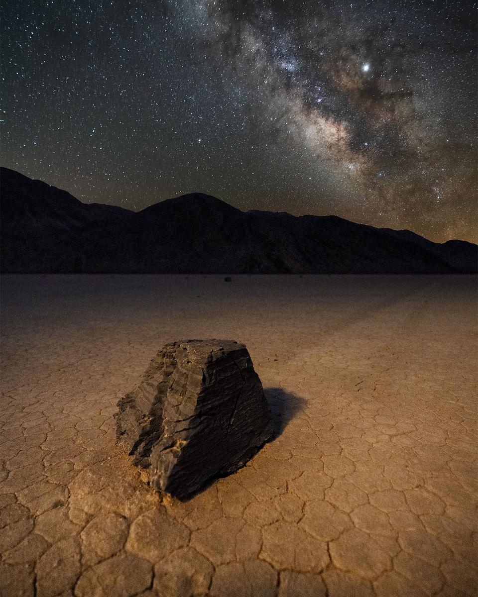 A Sailing Stone across Death Valley