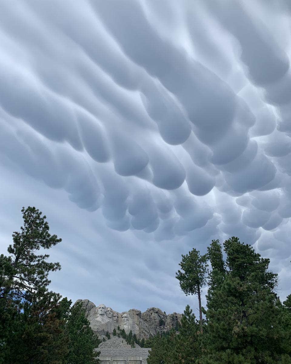 Mammatus Clouds over Mount Rushmore