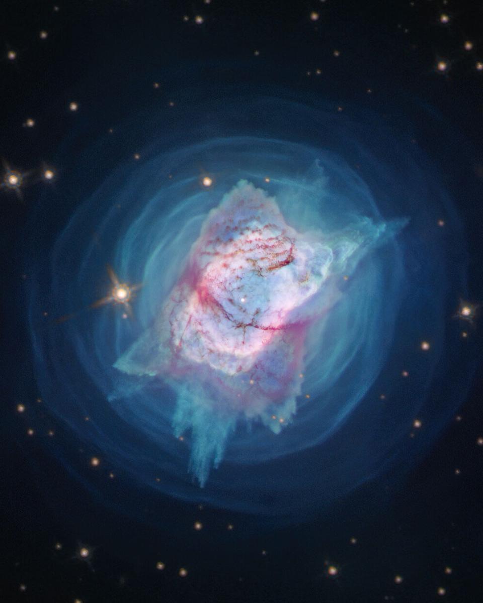 Bright Planetary Nebula NGC 7027 from Hubble