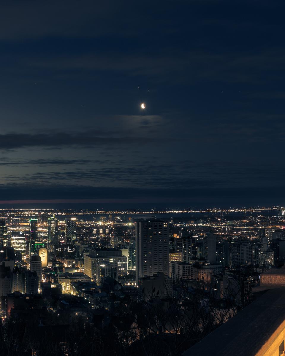 Morning, Planets, Moon and Montreal