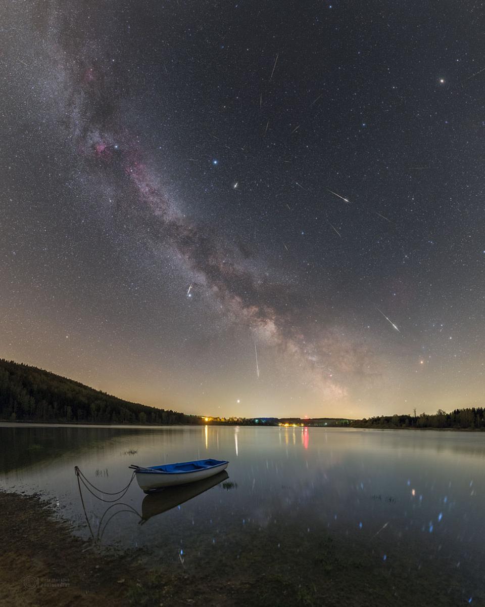 Lyrid Meteors from the Constellation Lyra