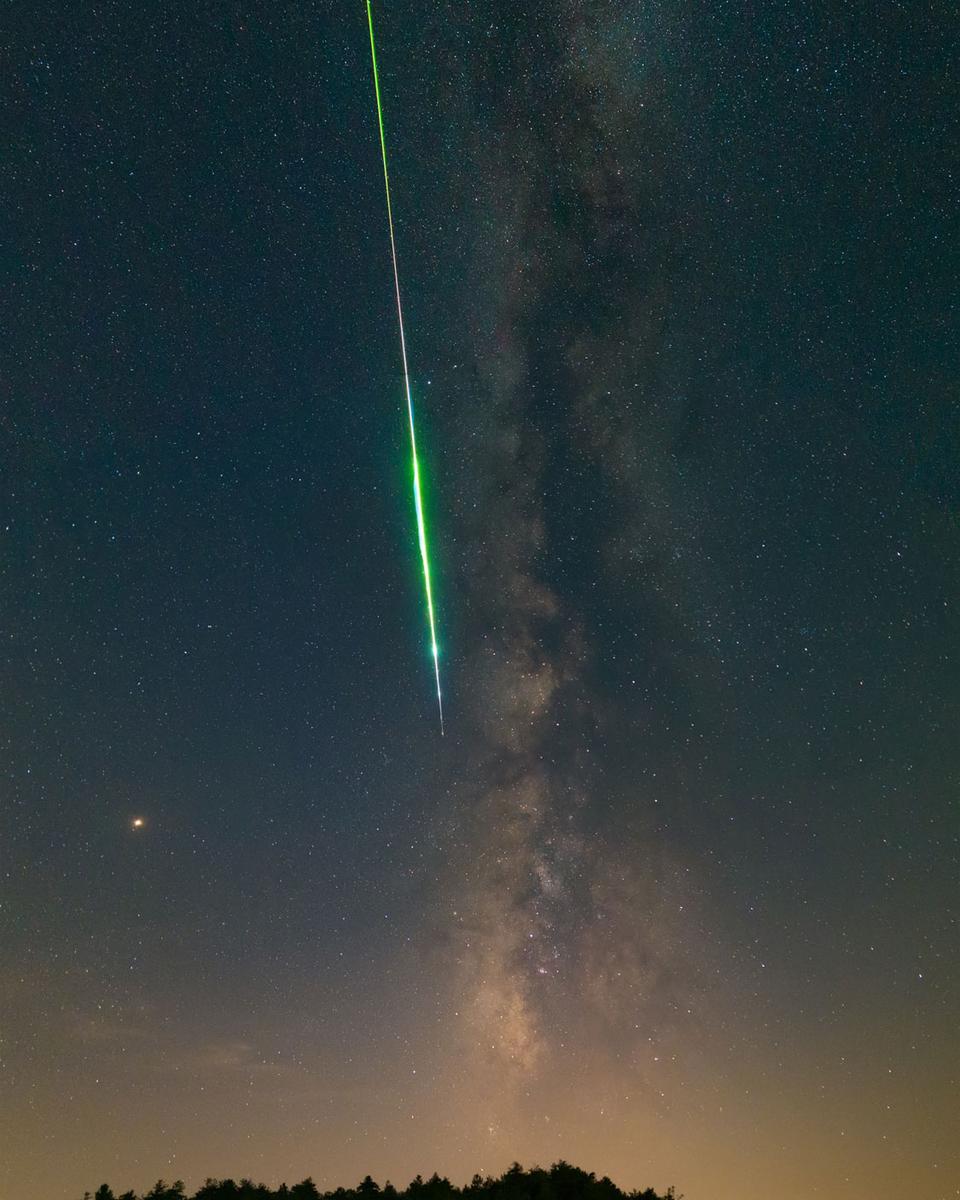 A Perseid Fireball and the Milky Way