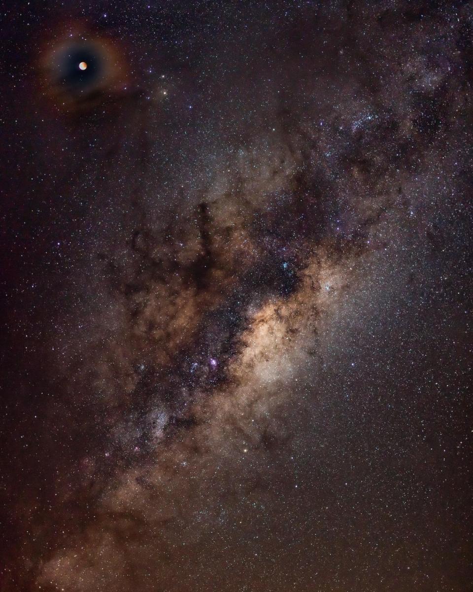 A Total Lunar Eclipse Corona