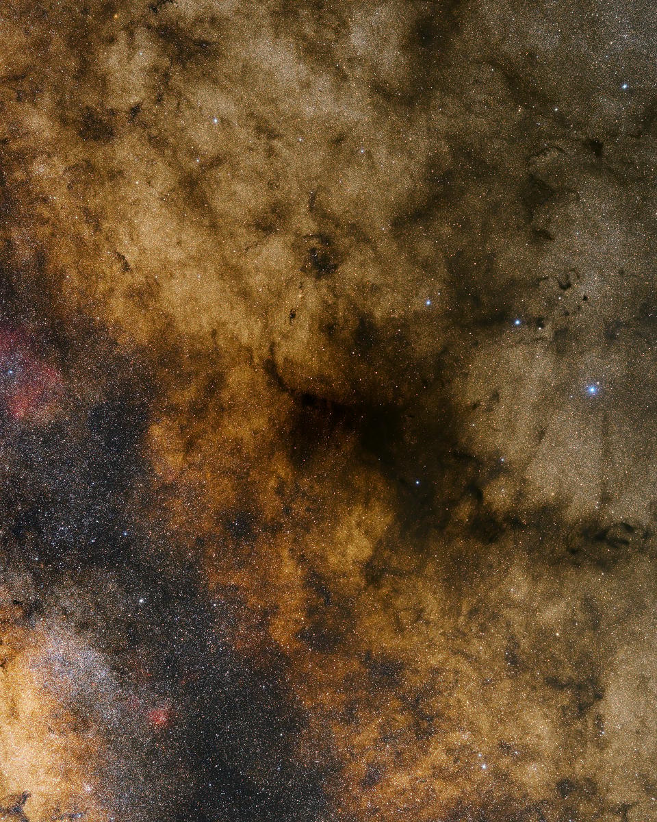 The Central Milky Way from Lagoon to Pipe