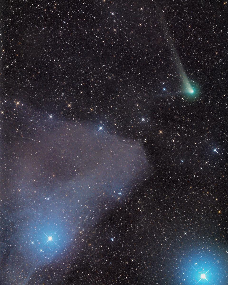 Stardust and Comet Tails