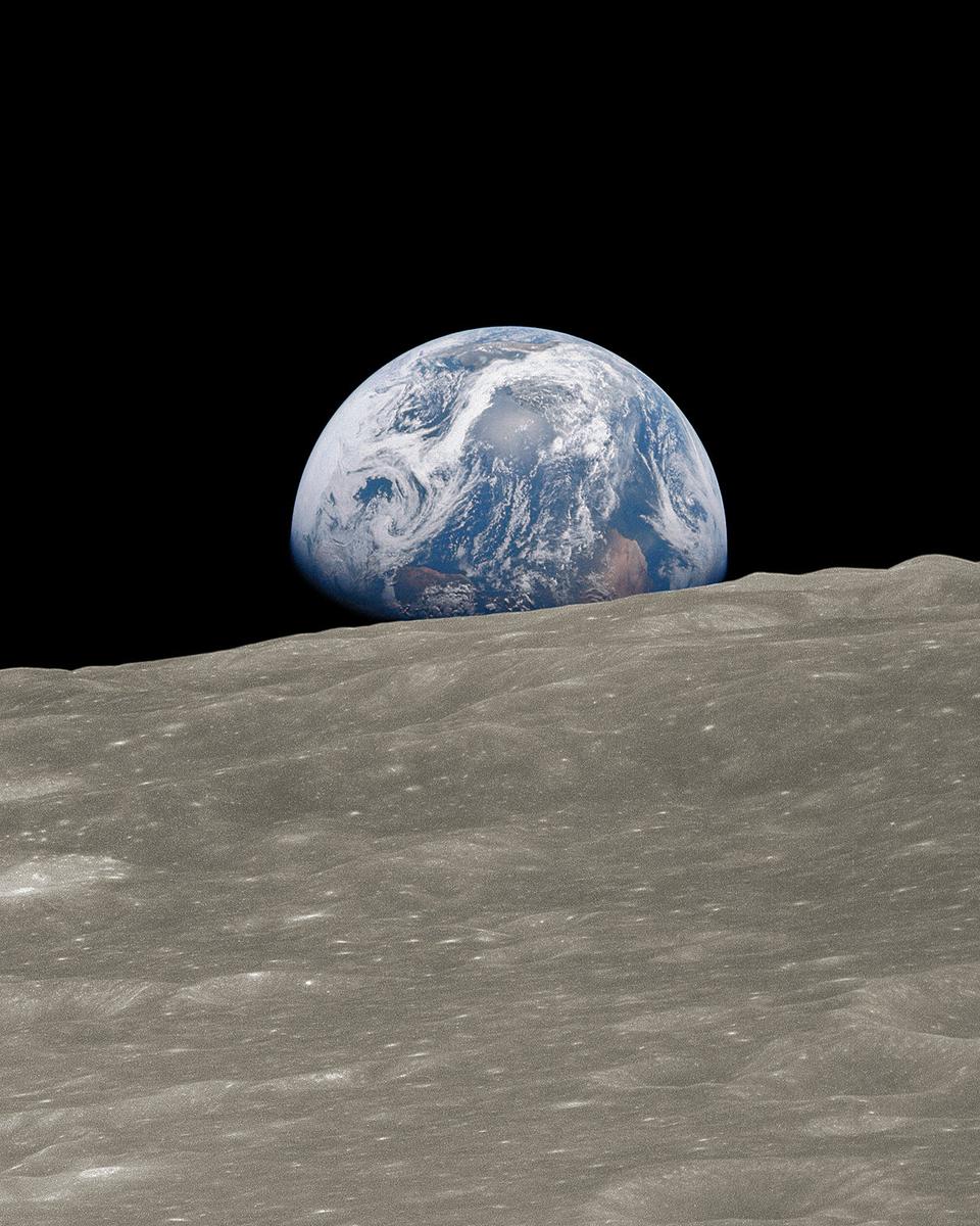 Earthrise 1: Historic Image Remastered
