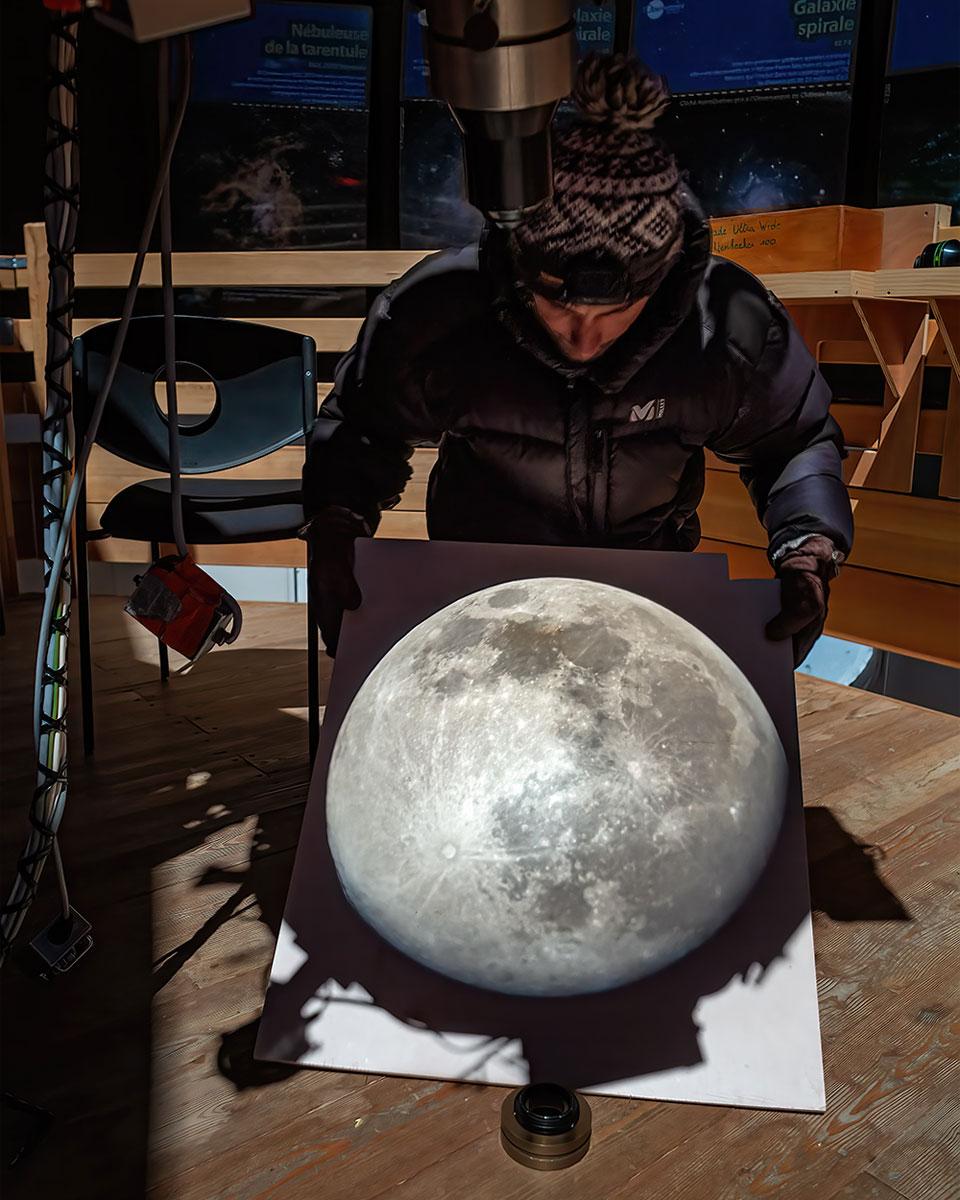 Direct Projection: The Moon in My Hands