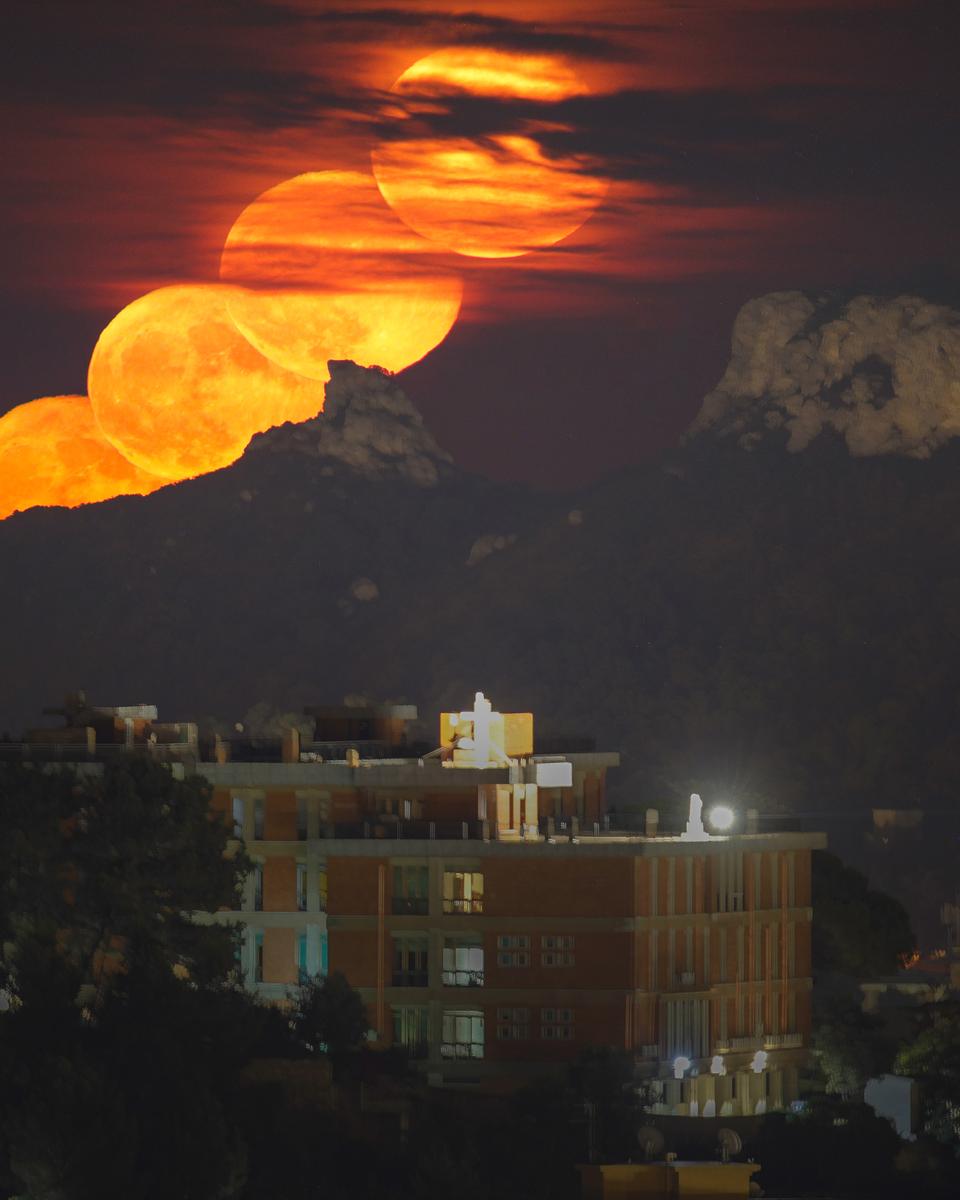 Strawberry Supermoon Over Devil's Saddle