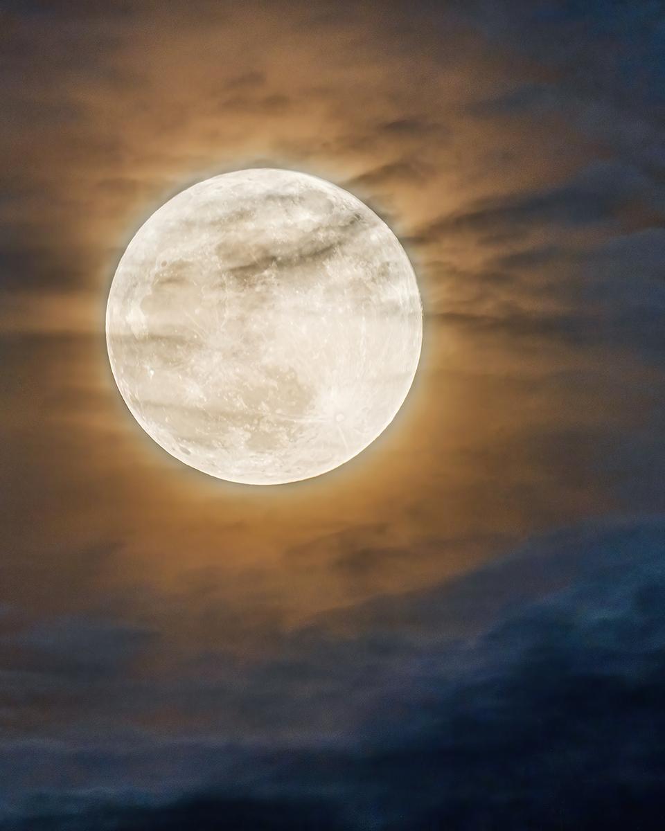 Strawberry Supermoon from China