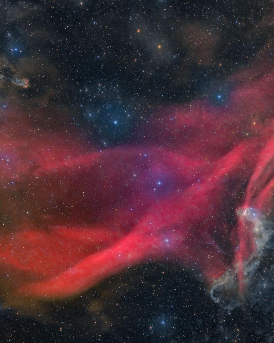 Waves of the Great Lacerta Nebula