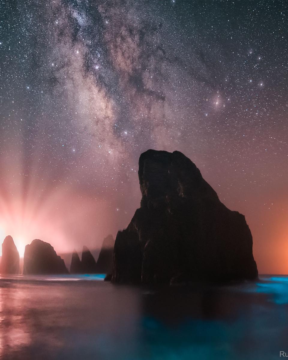 Sea and Sky Glows over the Oregon Coast