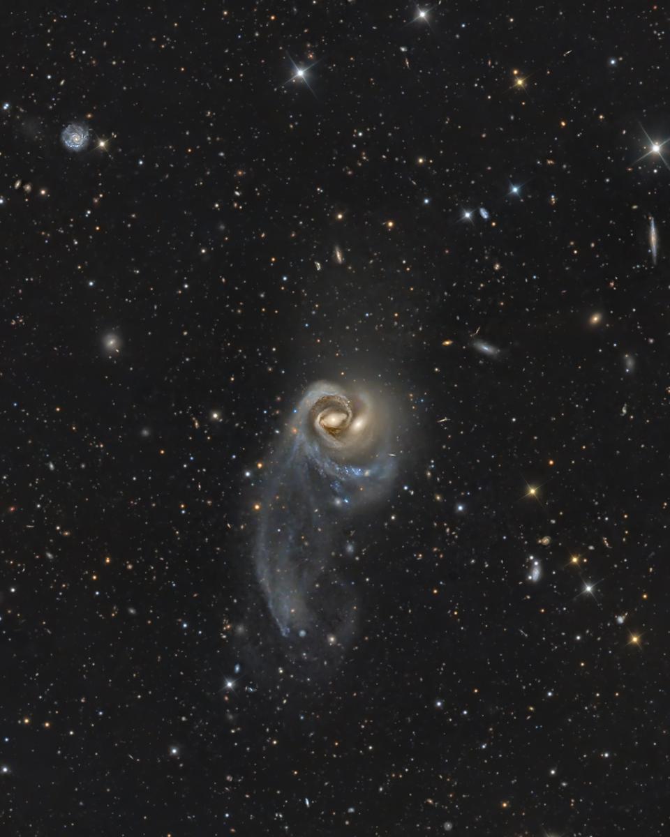 Arp 93: A Cosmic Embrace