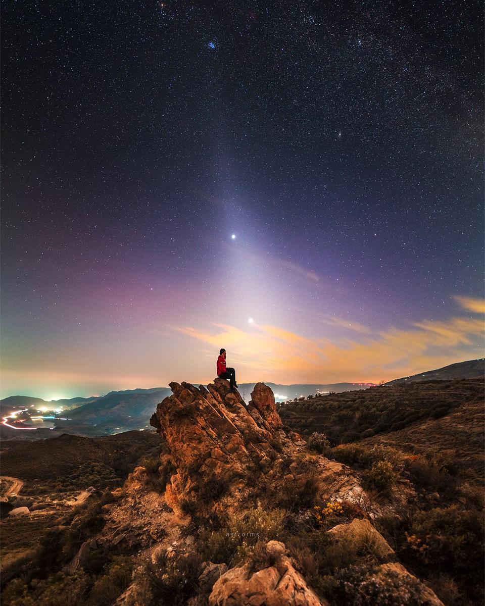 Zodiacal Ray with Venus and Jupiter