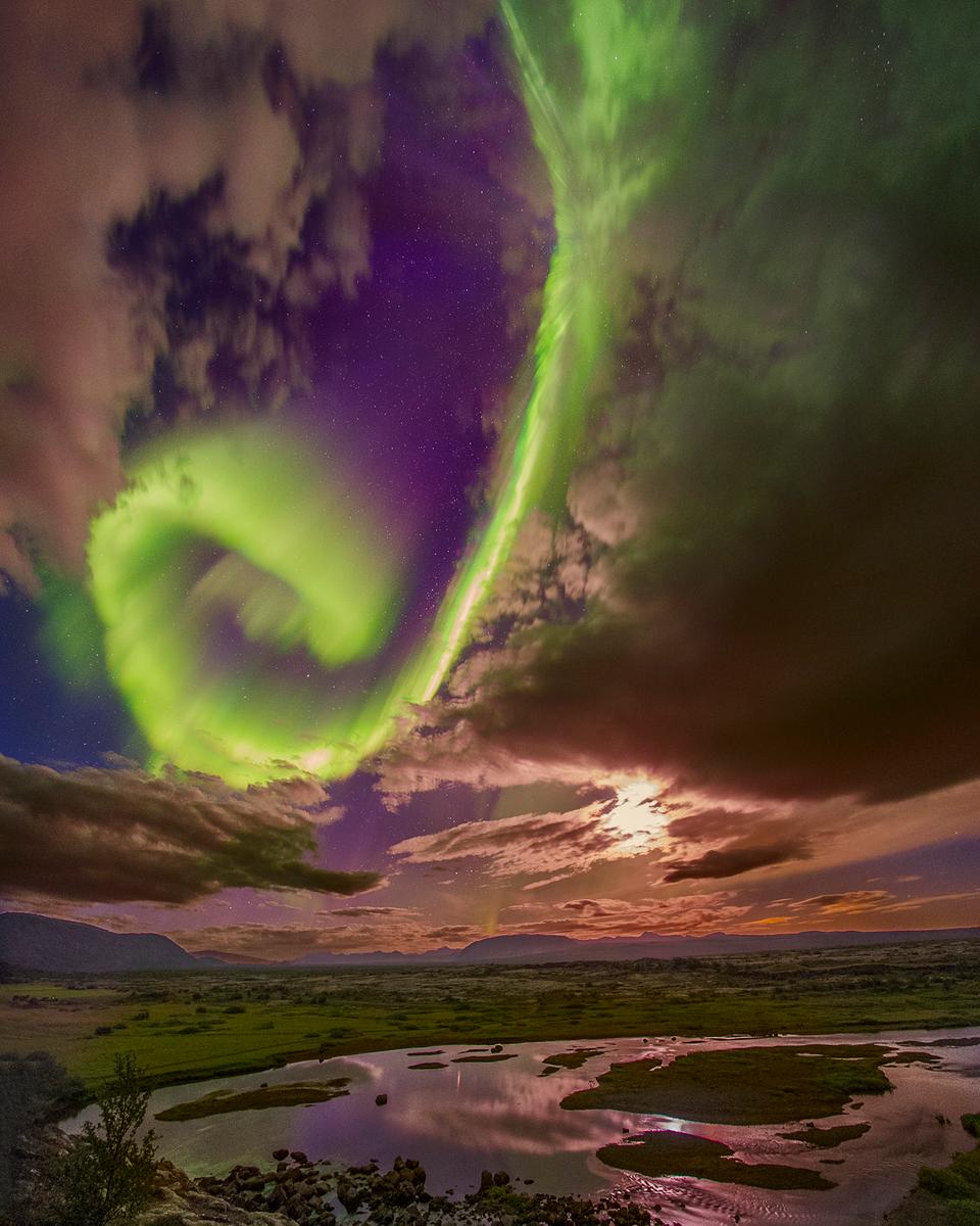 Spiral Aurora over Icelandic Divide
