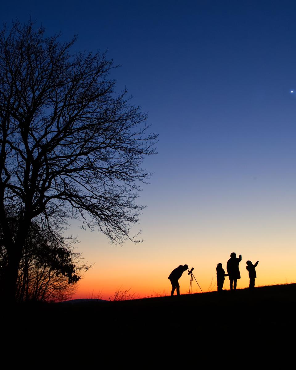 Jupiter and Venus Converge over Germany